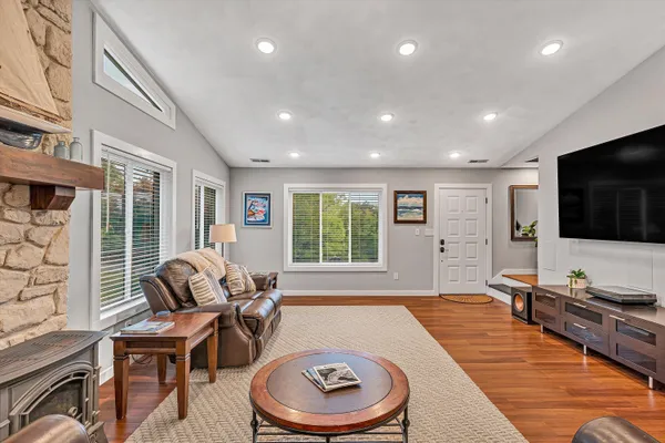 $499,900 | 150 Indian Pointe Drive, Hardy, VA 24101