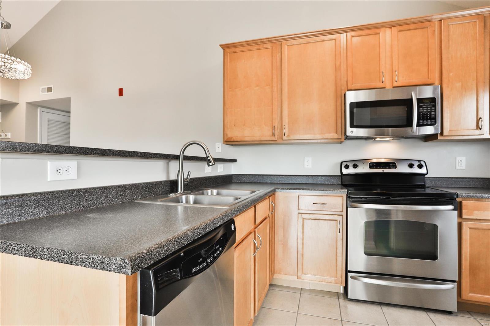 9715 Crayford Road, Unit 3H Affton, MO 63123 - Photo 7 of 22