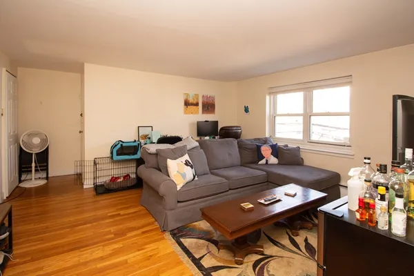 $2,600 | 95 Chestnut Street, Unit 4, Brookline, MA 02445