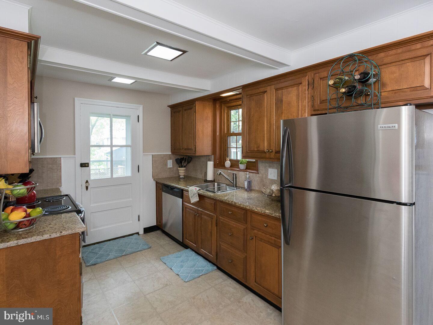 215 Highland Road Pottstown, PA 19464 - Photo 7 of 25 Kitchen