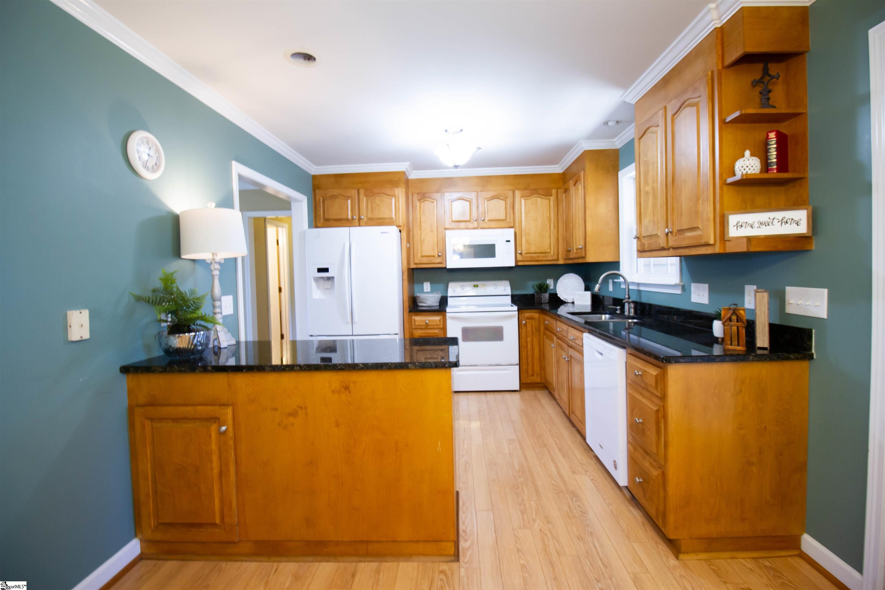 334 Greenpond Road Fountain Inn, SC 29644 - Photo 11 of 36