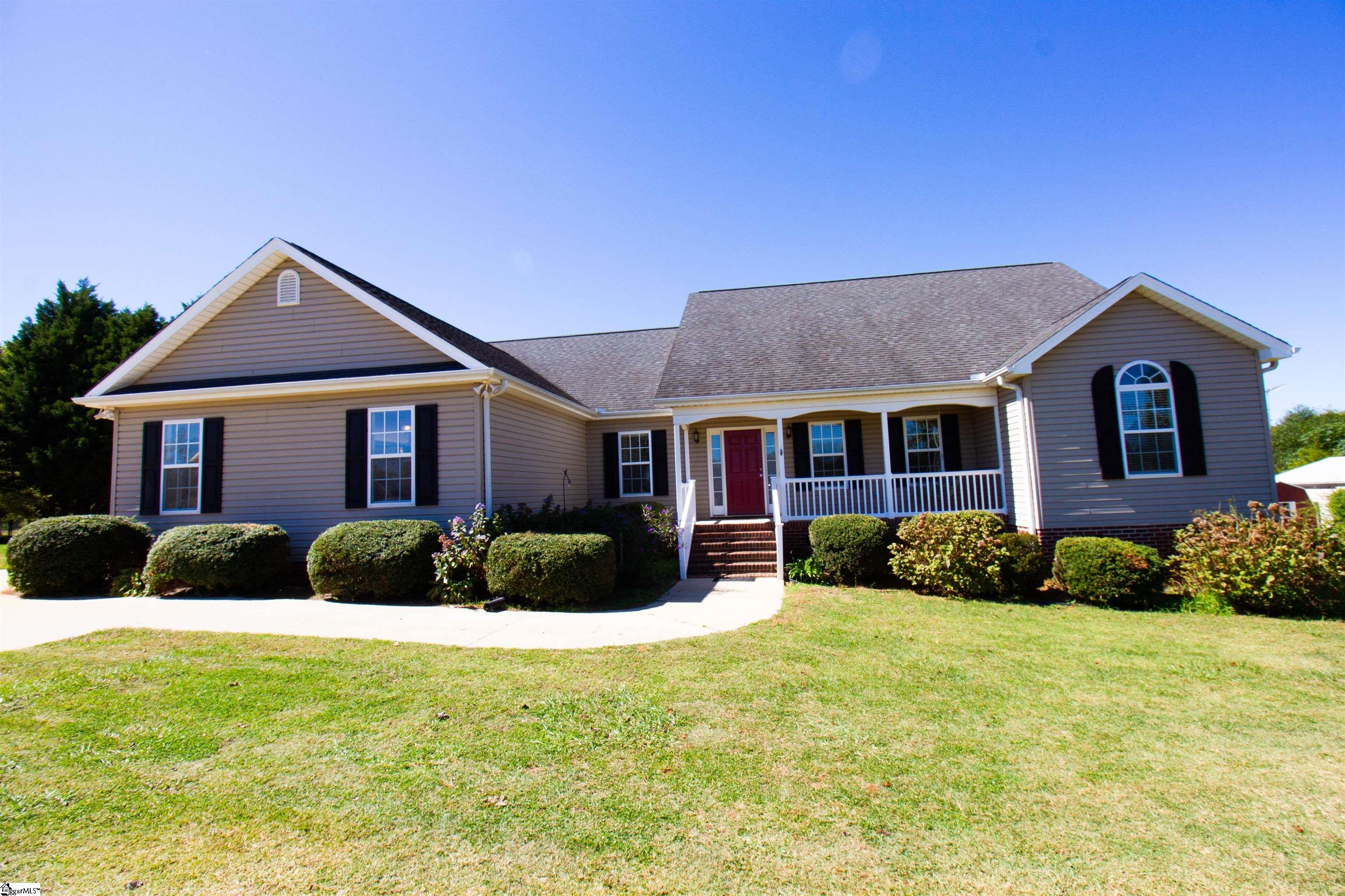 334 Greenpond Road Fountain Inn, SC 29644 - Photo 2 of 36