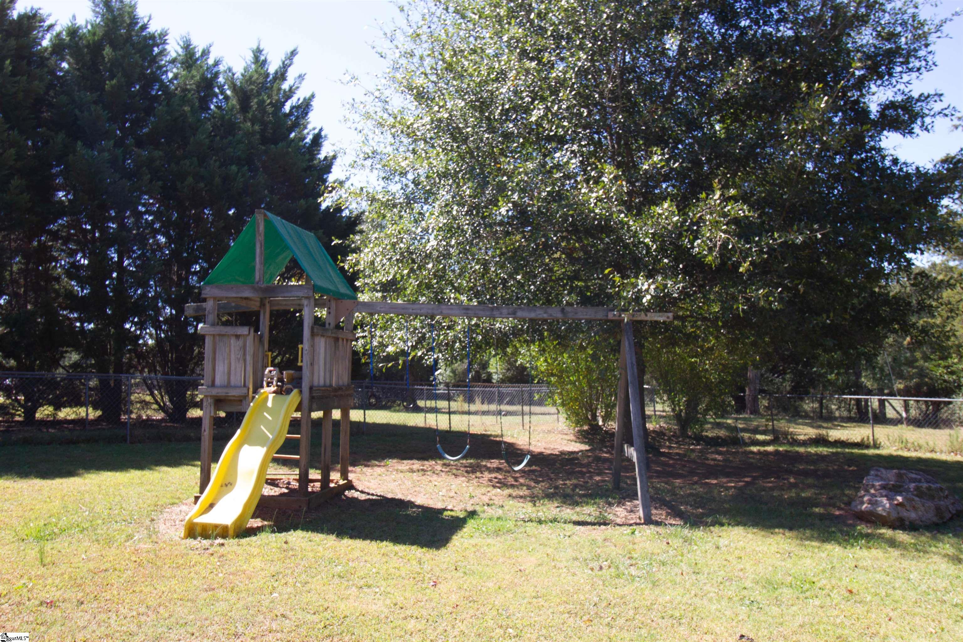 334 Greenpond Road Fountain Inn, SC 29644 - Photo 6 of 36