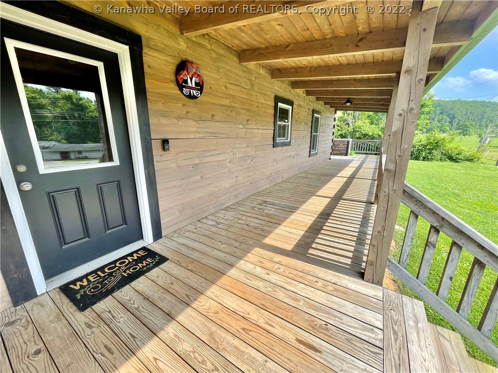 9915 Charleston Road Kenna, WV 25248 - Photo 3 of 31 Gallery Image 3