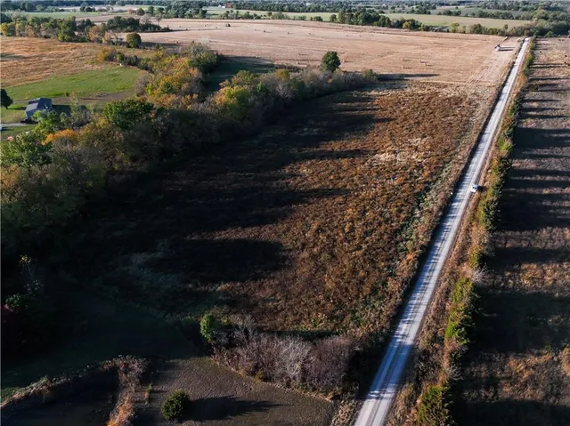 $60,000 | 14004 Northeast County Road 14004 N/a, Adrian, MO 64720