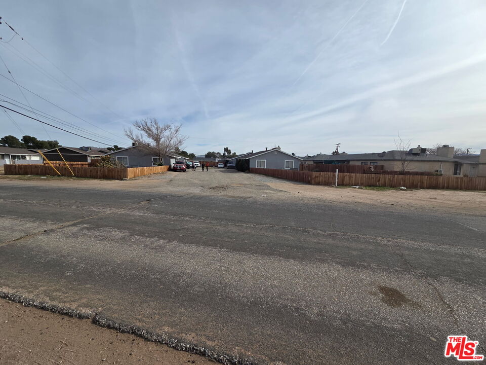 15893 Sago Road Apple Valley, CA 92307 - Photo 2 of 8