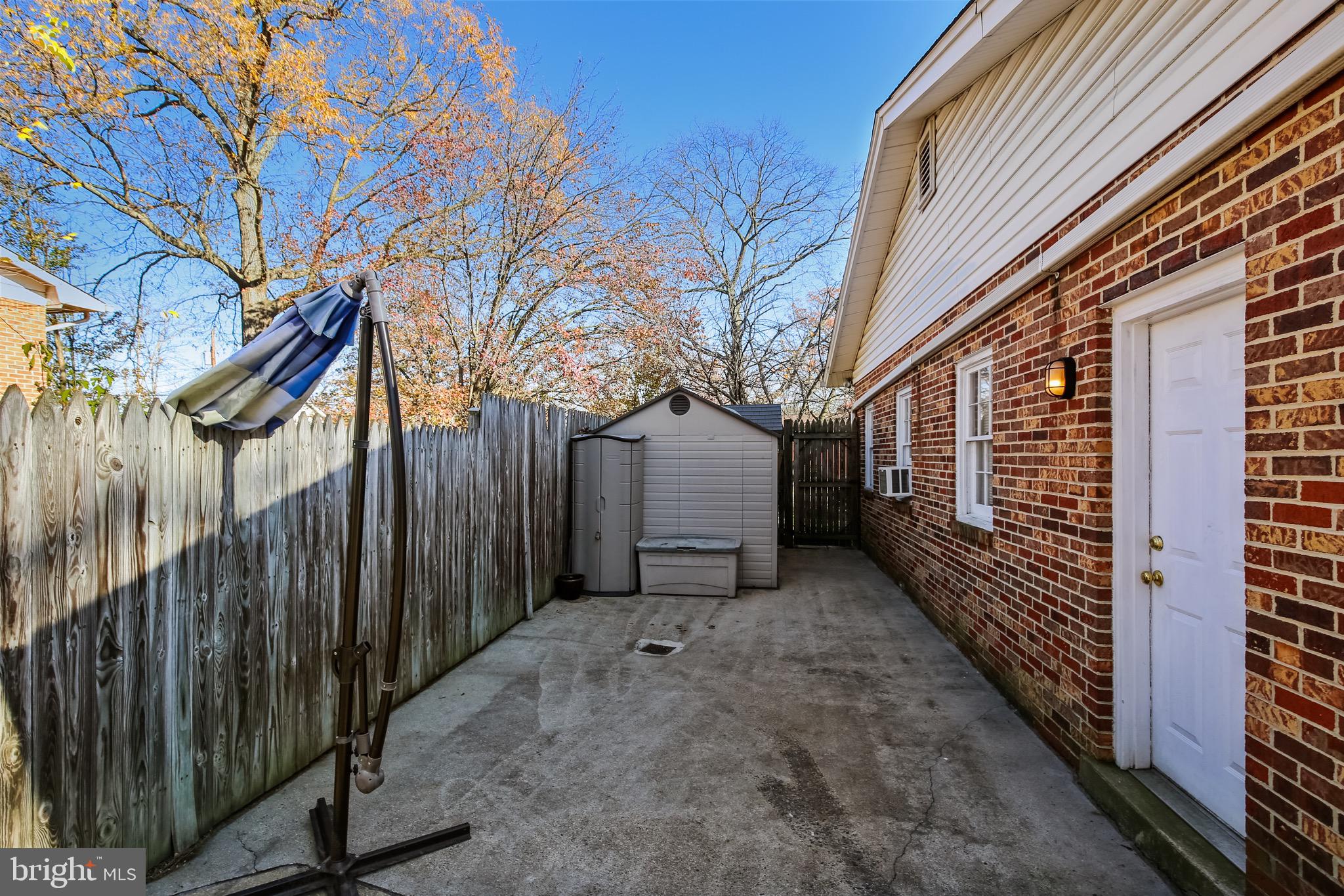 6310 Wayles Street Springfield, VA 22150 - Photo 10 of 68