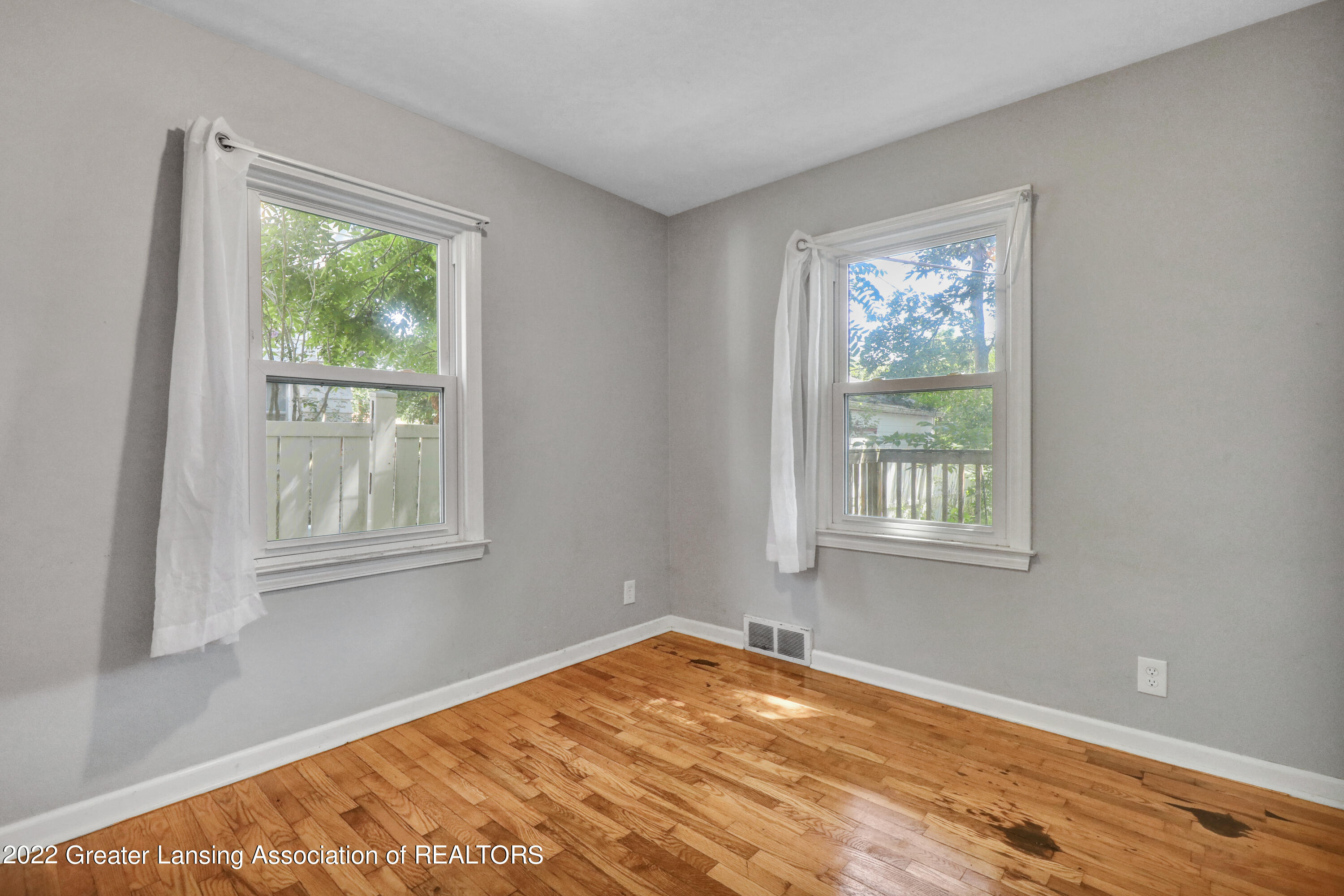 2401 Pleasant Grove Road Lansing, MI 48910 - Photo 6 of 29 9I3A5666