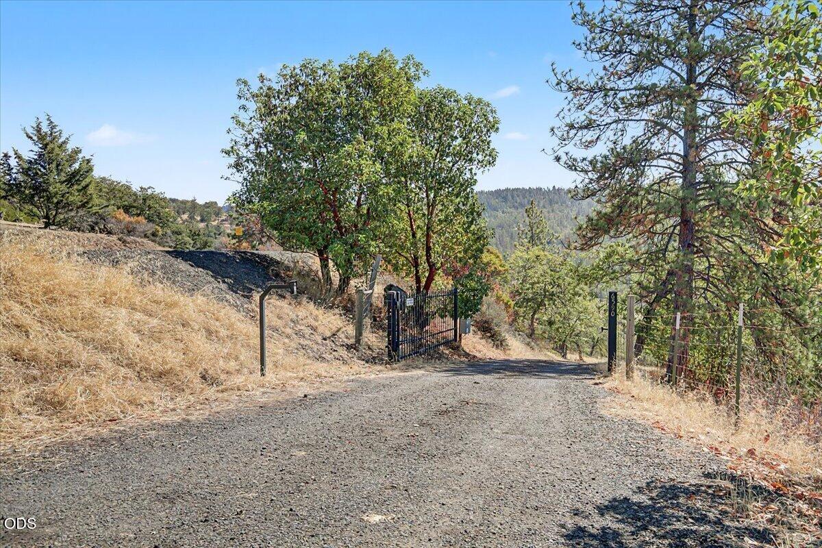 6590 Hillcrest Road Medford, OR 97504 - Photo 63 of 117 Gallery Image 63