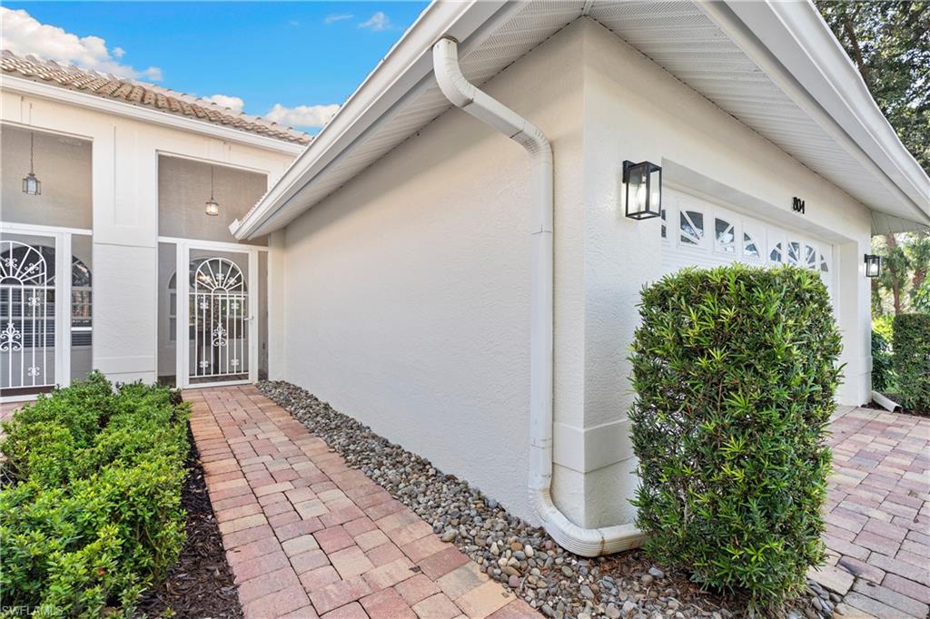 804 Wiggins Bay Drive, Unit 22R Naples, FL 34110 - Photo 3 of 30