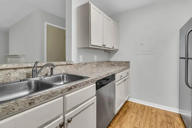 $2,100 | 2011 North Highway 17, Unit 2200H, Mount Pleasant, SC 29466