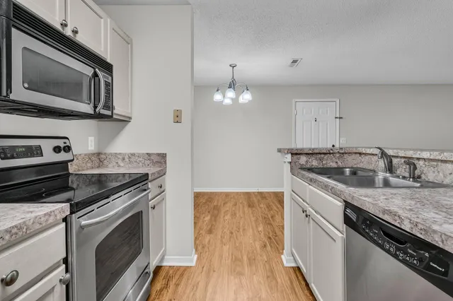 $2,100 | 2011 North Highway 17, Unit 2200H, Mount Pleasant, SC 29466