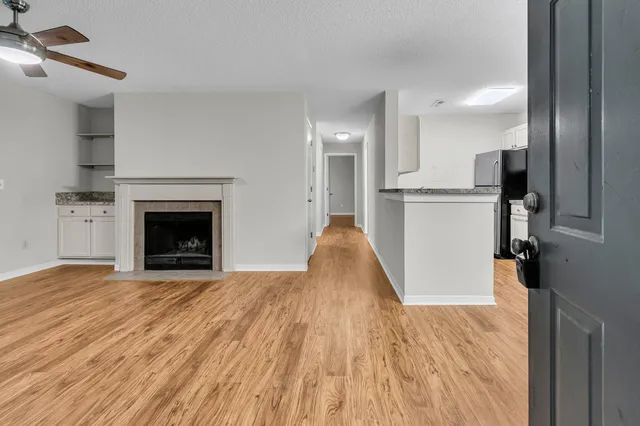 $2,100 | 2011 North Highway 17, Unit 2200H, Mount Pleasant, SC 29466