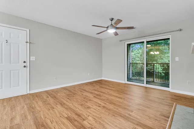 $2,100 | 2011 North Highway 17, Unit 2200H, Mount Pleasant, SC 29466