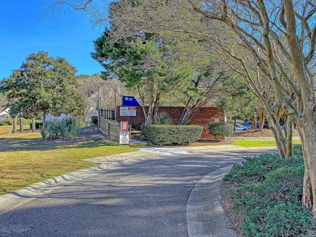 $2,100 | 2011 North Highway 17, Unit 2200H, Mount Pleasant, SC 29466