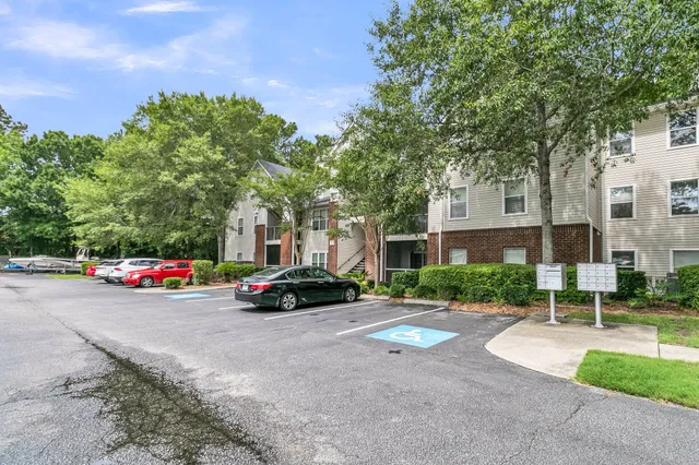 $2,100 | 2011 North Highway 17, Unit 2200H, Mount Pleasant, SC 29466