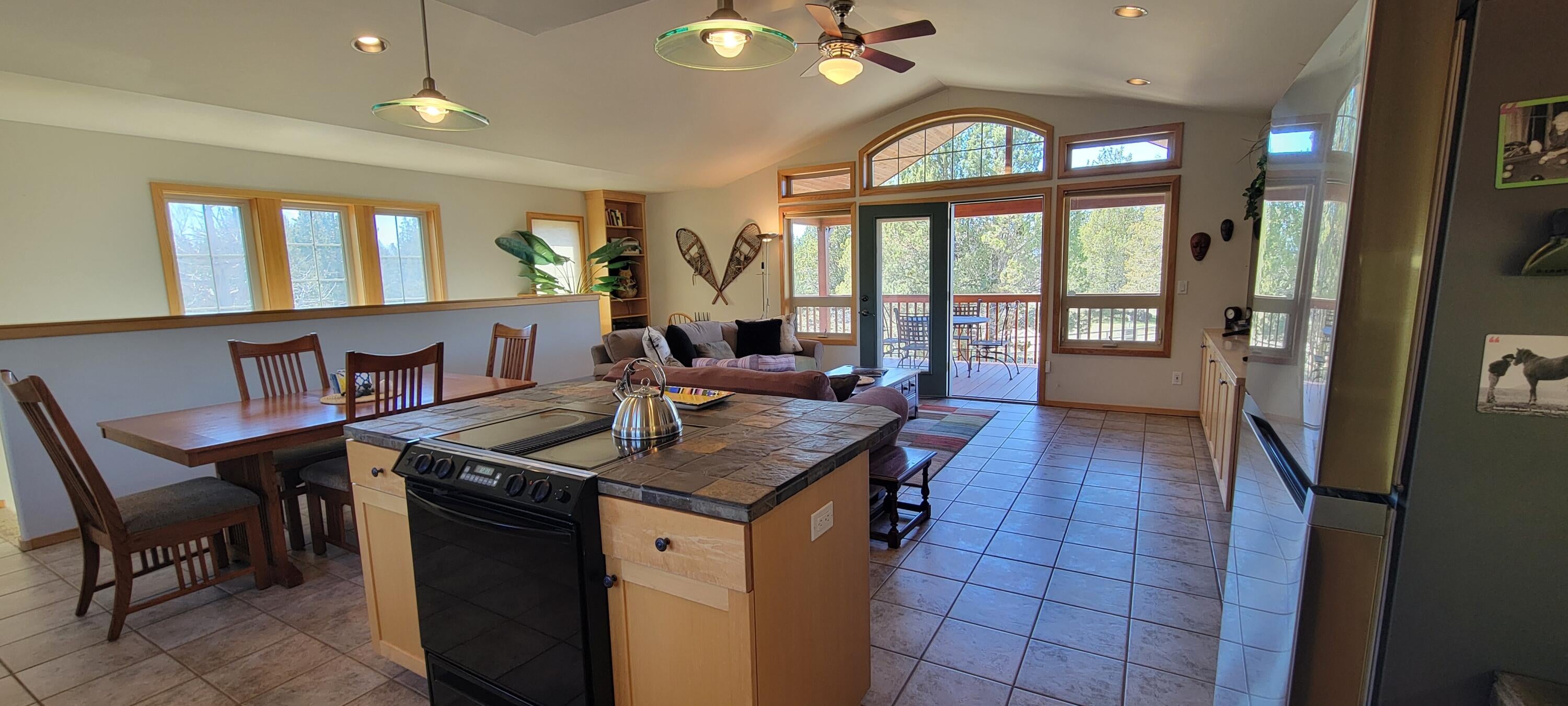 23123 Roland Place Bend, OR 97701 - Photo 22 of 58 20240418_133852