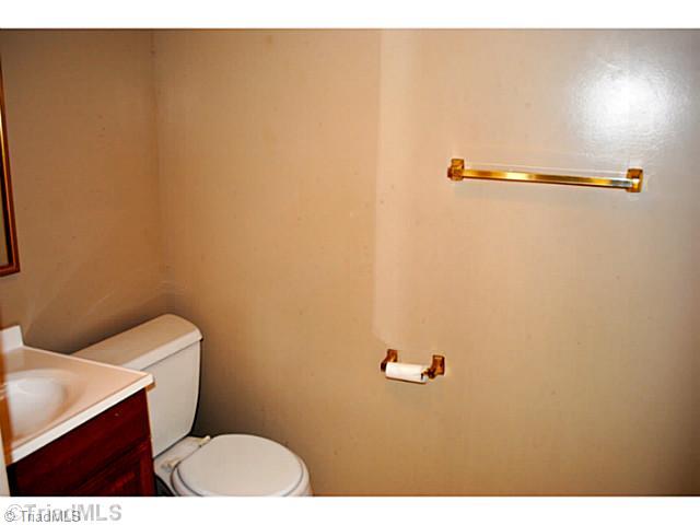 3514 Milhaven Road Winston-Salem, NC 27106 - Photo 13 of 13 Bath.