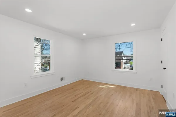 $395,000 | 325 Hollywood Avenue, Hillside, NJ 07205
