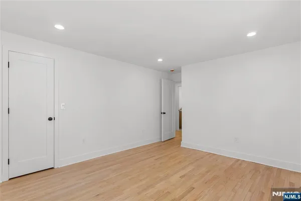 $395,000 | 325 Hollywood Avenue, Hillside, NJ 07205