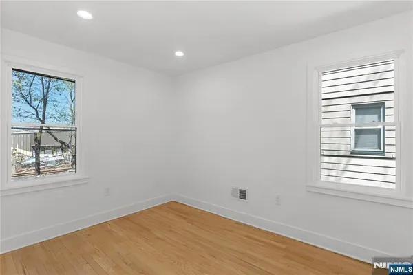 $395,000 | 325 Hollywood Avenue, Hillside, NJ 07205