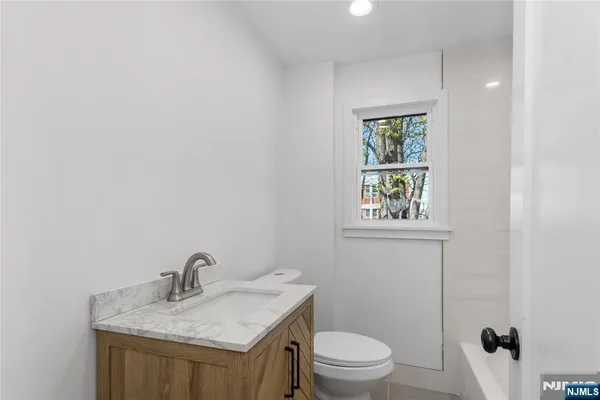 $395,000 | 325 Hollywood Avenue, Hillside, NJ 07205