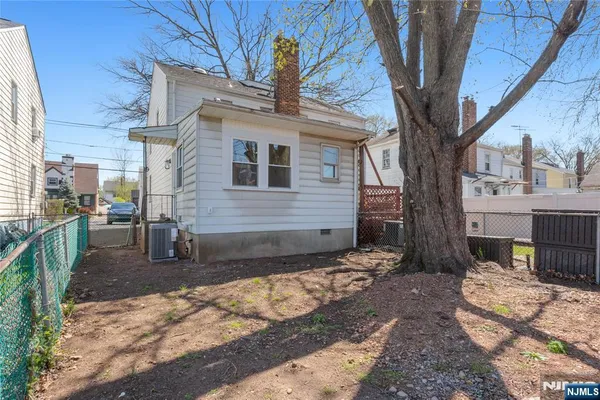 $395,000 | 325 Hollywood Avenue, Hillside, NJ 07205