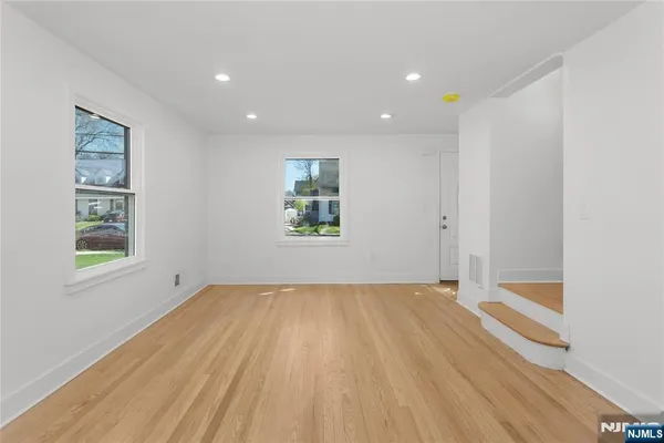 $395,000 | 325 Hollywood Avenue, Hillside, NJ 07205