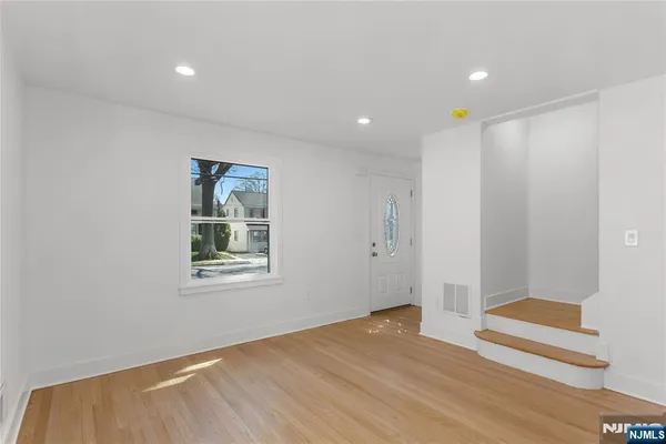$395,000 | 325 Hollywood Avenue, Hillside, NJ 07205