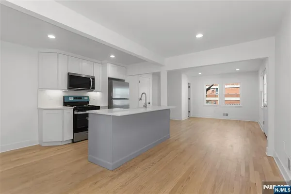 $395,000 | 325 Hollywood Avenue, Hillside, NJ 07205