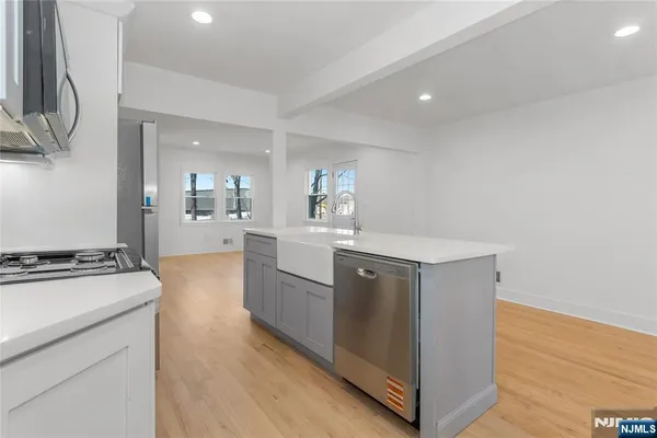 $395,000 | 325 Hollywood Avenue, Hillside, NJ 07205