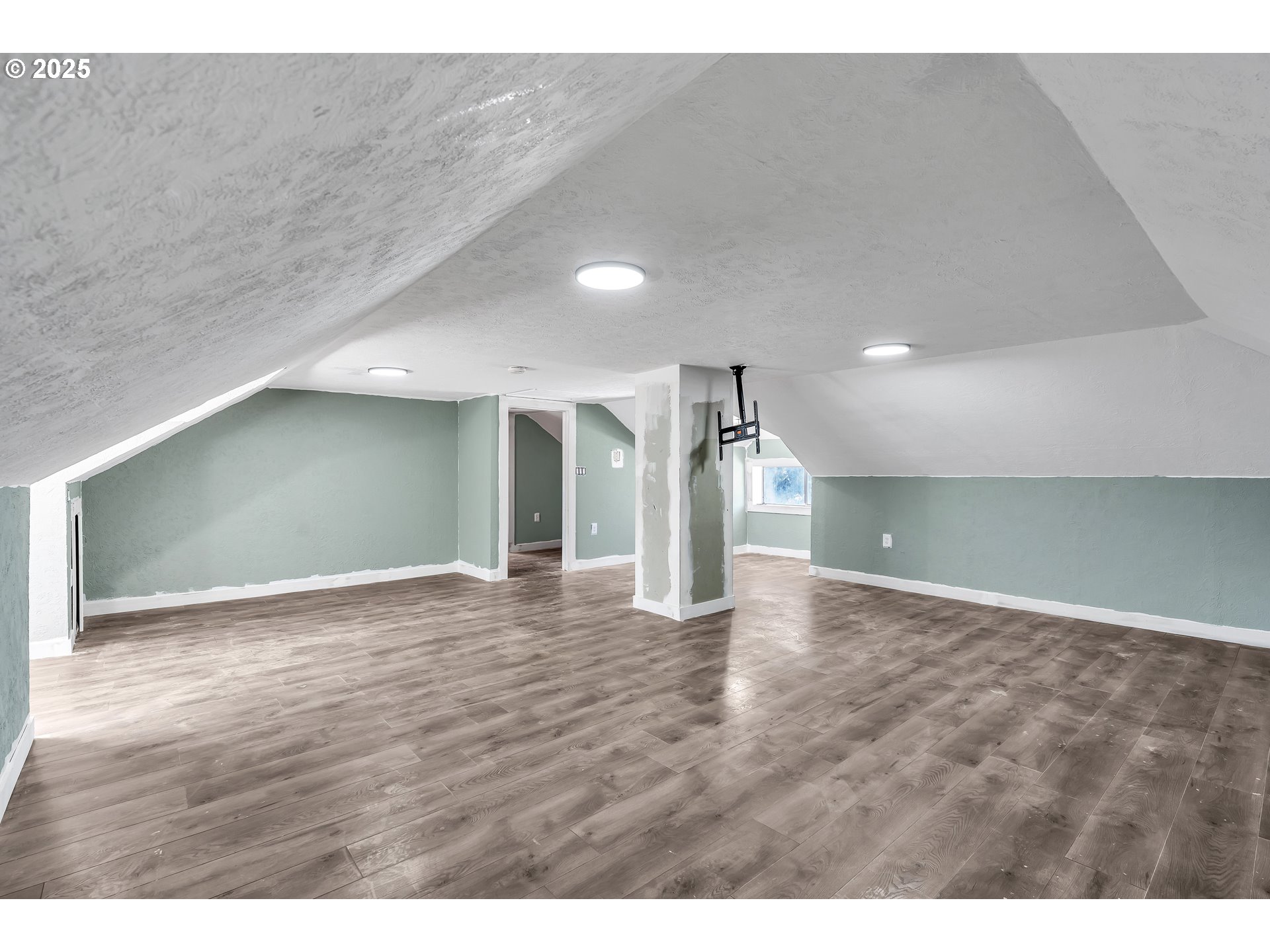 271 North 3rd Street Jefferson, OR 97352 - Photo 24 of 48