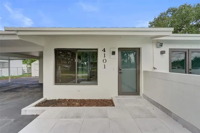 a view of entrance front of the house