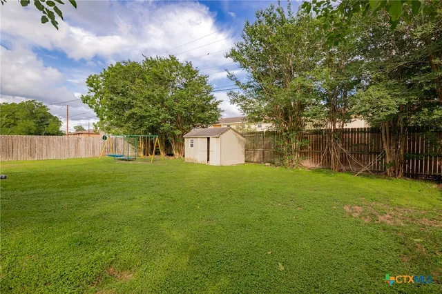 $210,000 | 203 Yorkshire Lane, Victoria, TX 77904