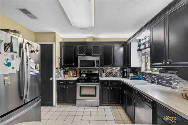 $210,000 | 203 Yorkshire Lane, Victoria, TX 77904