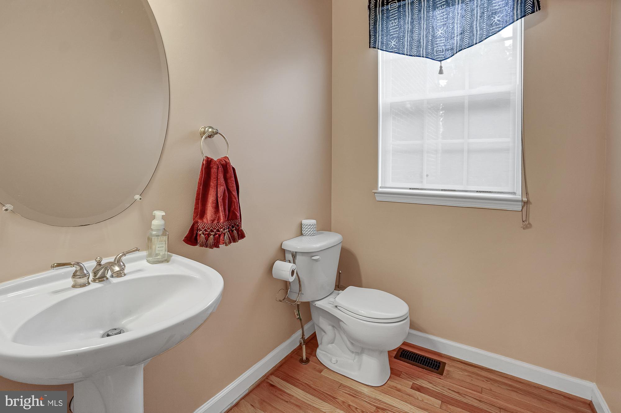 8059 High Castle Road Ellicott City, MD 21043 - Photo 37 of 45 Powder room