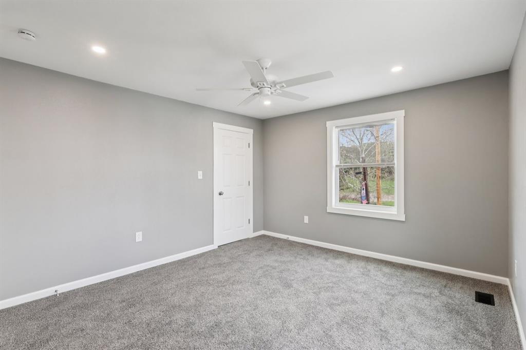 613 Oak Street Vandergrift, PA 15690 - Photo 29 of 50