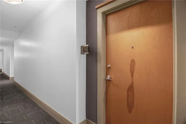 $249,900 | 505 East 6th Street, Unit 916, Charlotte, NC 28202