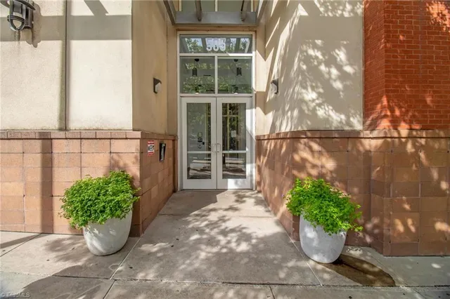 $249,900 | 505 East 6th Street, Unit 916, Charlotte, NC 28202