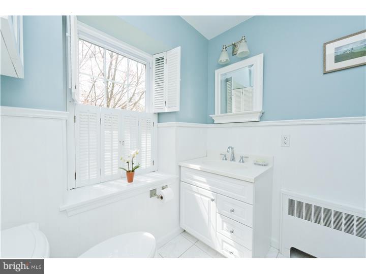 724 Hamilton Road Bryn Mawr, PA 19010 - Photo 12 of 24 Master Bathroom