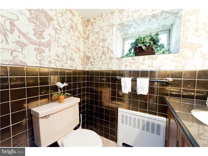 724 Hamilton Road Bryn Mawr, PA 19010 - Photo 20 of 24 Half Bath