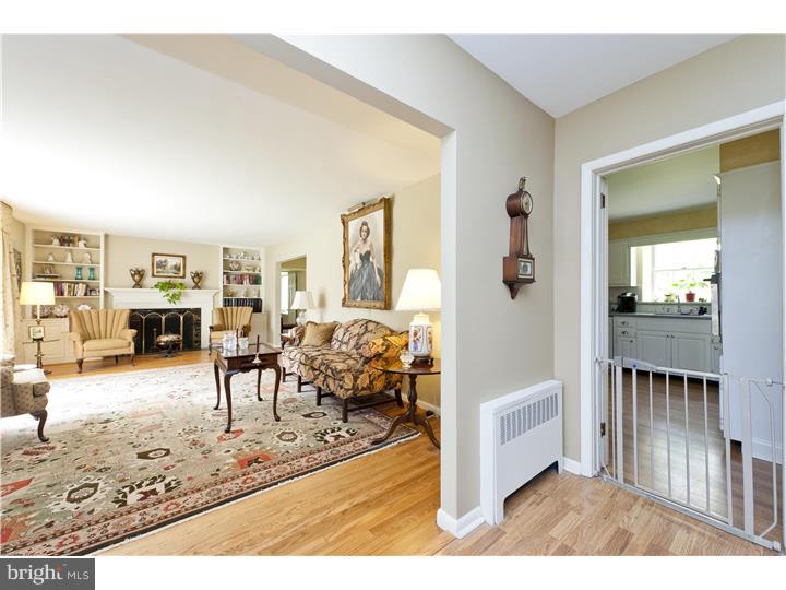 724 Hamilton Road Bryn Mawr, PA 19010 - Photo 4 of 24 Foyer