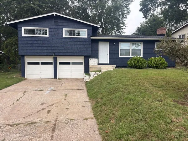 $260,000 | 6870 North Montrose Avenue, Kansas City, MO 64151