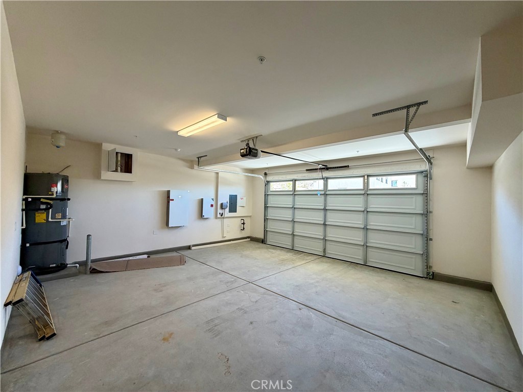 21624 Thomas Court Riverside, CA 92507 - Photo 32 of 36 a view of a garage