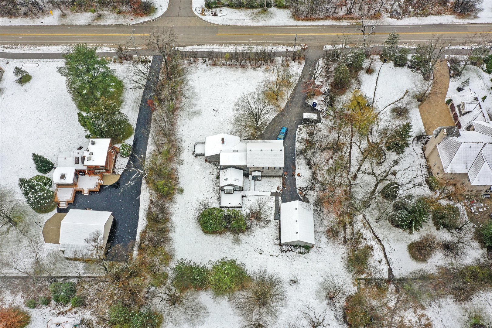 1915 Riverwoods Road Lincolnshire, IL 60069 - Photo 12 of 59 a view of balcony with furniture
