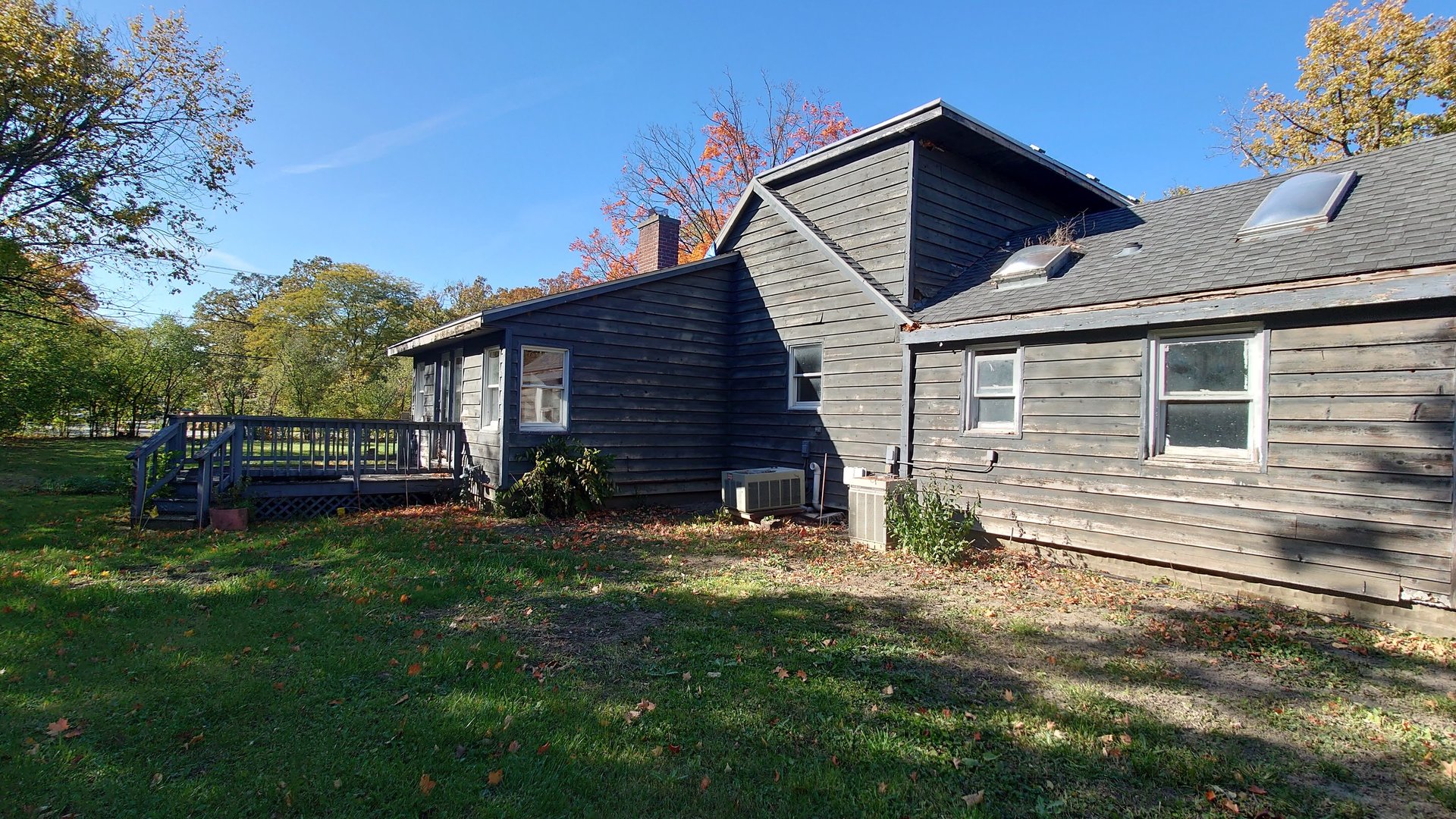 1915 Riverwoods Road Lincolnshire, IL 60069 - Photo 23 of 59 a view of a house with a yard