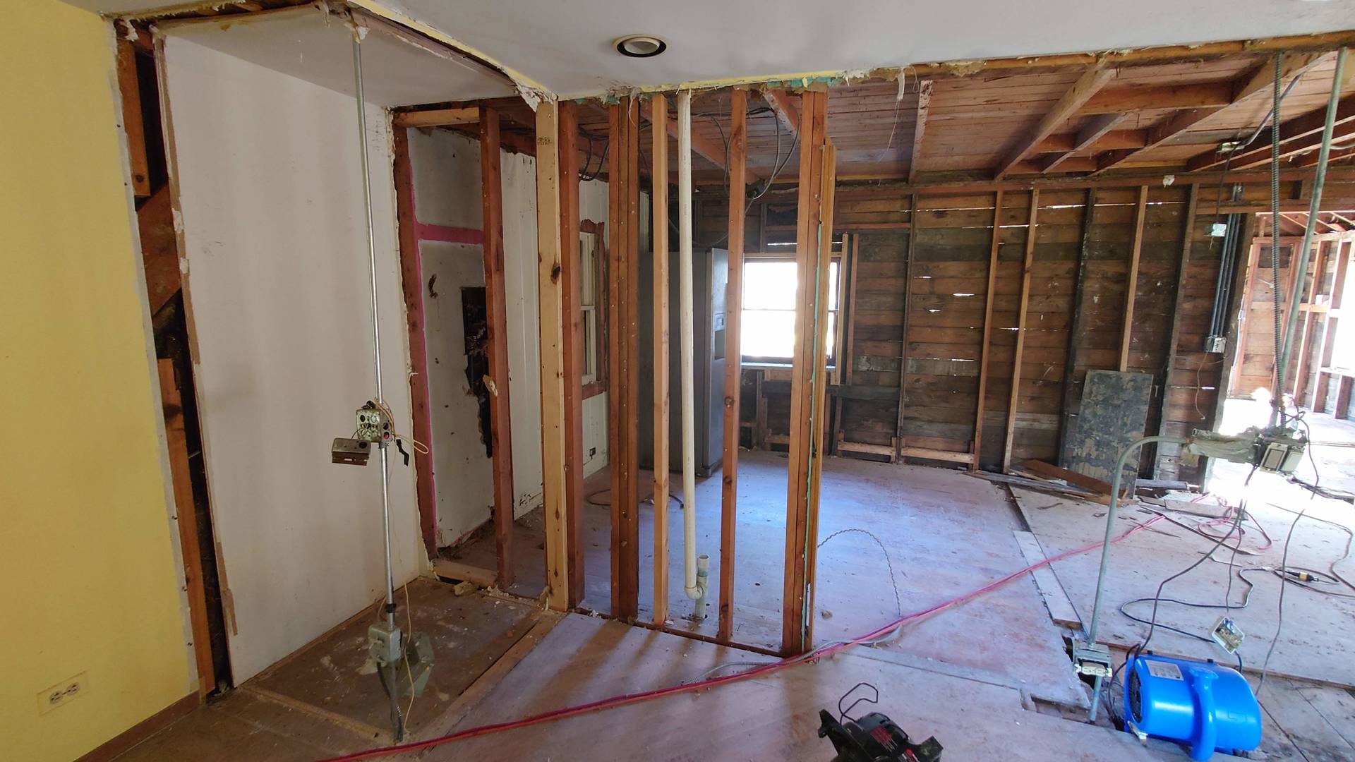 1915 Riverwoods Road Lincolnshire, IL 60069 - Photo 29 of 59 a view of a walk in closet