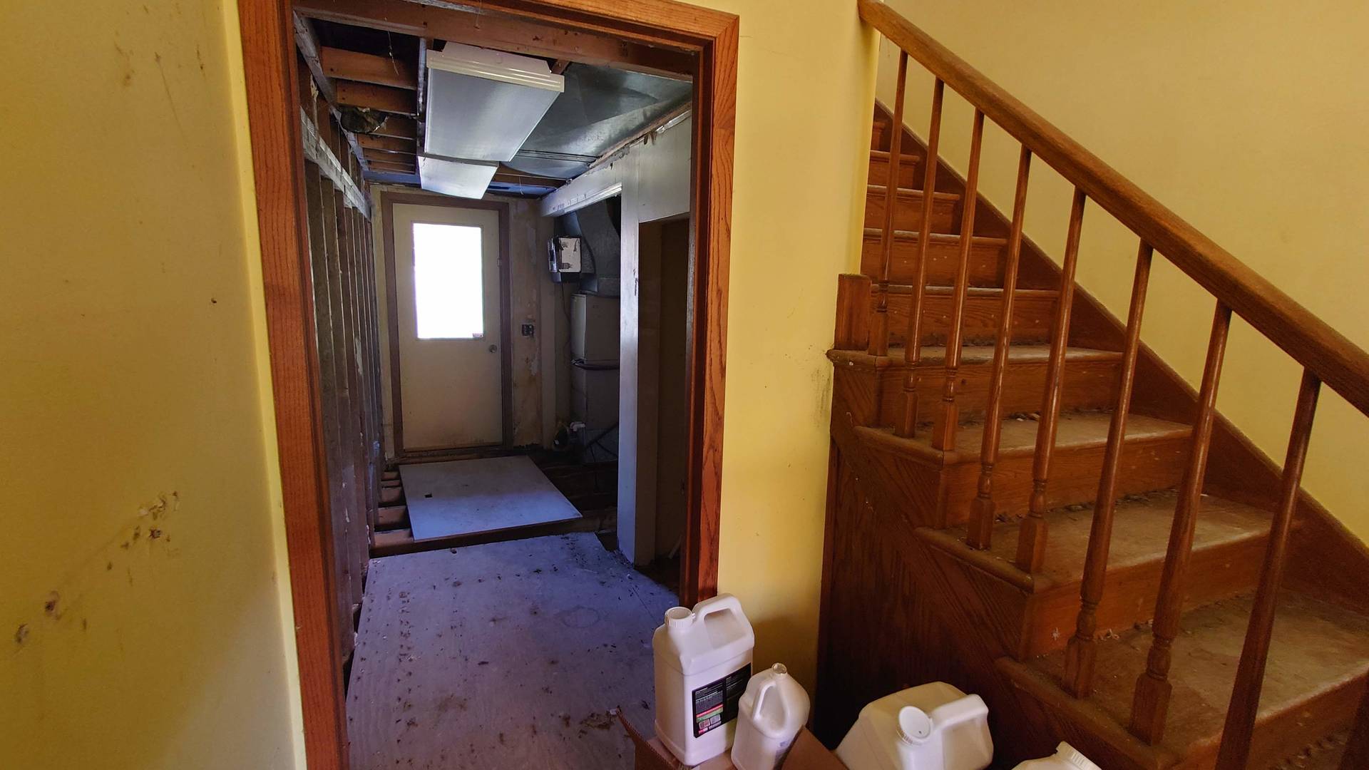 1915 Riverwoods Road Lincolnshire, IL 60069 - Photo 43 of 59 a view of entryway with bathroom and shower