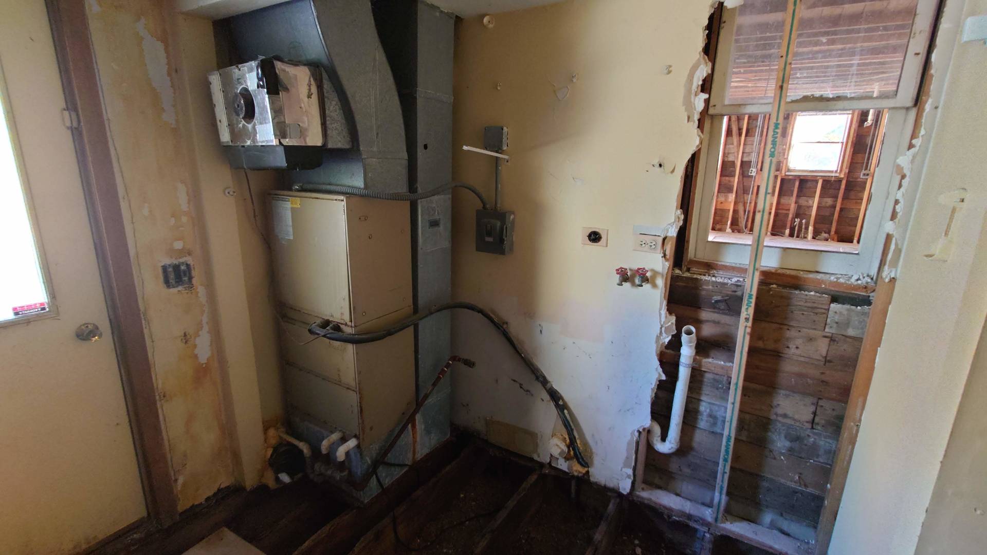 1915 Riverwoods Road Lincolnshire, IL 60069 - Photo 45 of 59 a view of storage and utility room