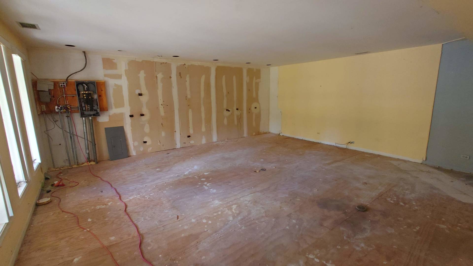 1915 Riverwoods Road Lincolnshire, IL 60069 - Photo 46 of 59 a view of a room with gym equipment